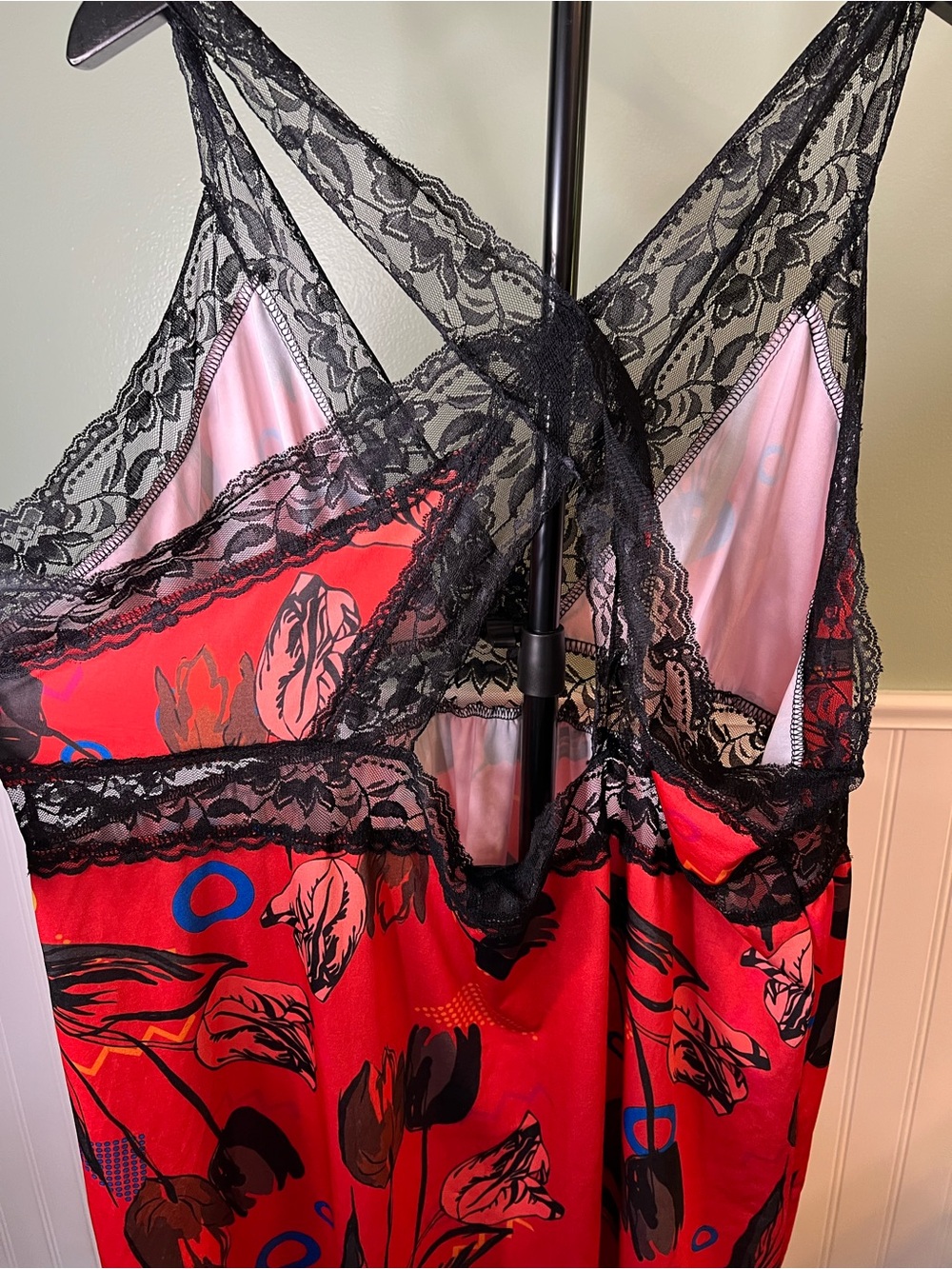 Jenize Red Floral Lace-Trim Chemise Nightgown. Size 2XL - Picture 2 of 8